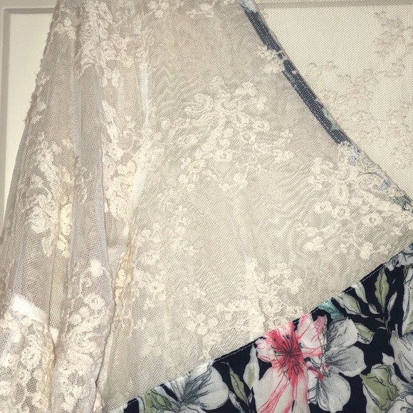 Kori Tunic - Picture 3 of 6